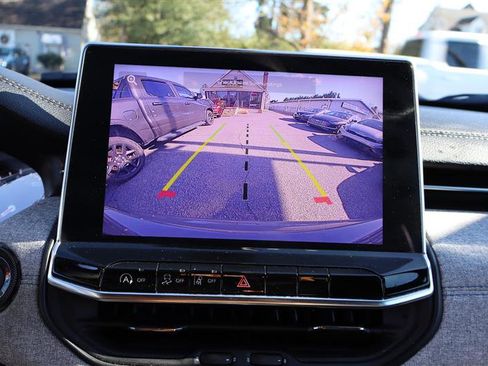 Used 2024 Jeep Compass Latitude image 20