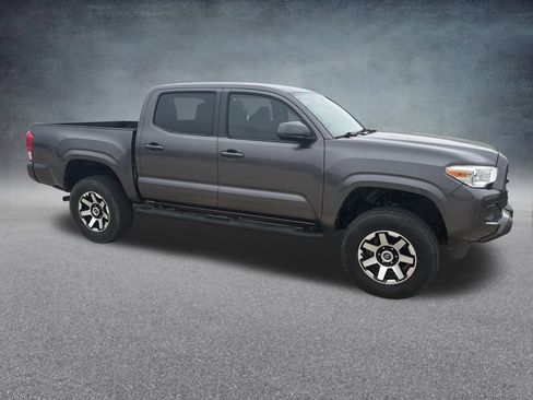 Used 2017 Toyota Tacoma SR5 image 8