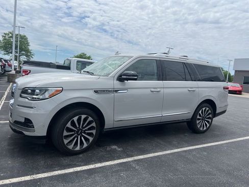 Used 2023 Lincoln Navigator L Reserve AWD/4WD image 1