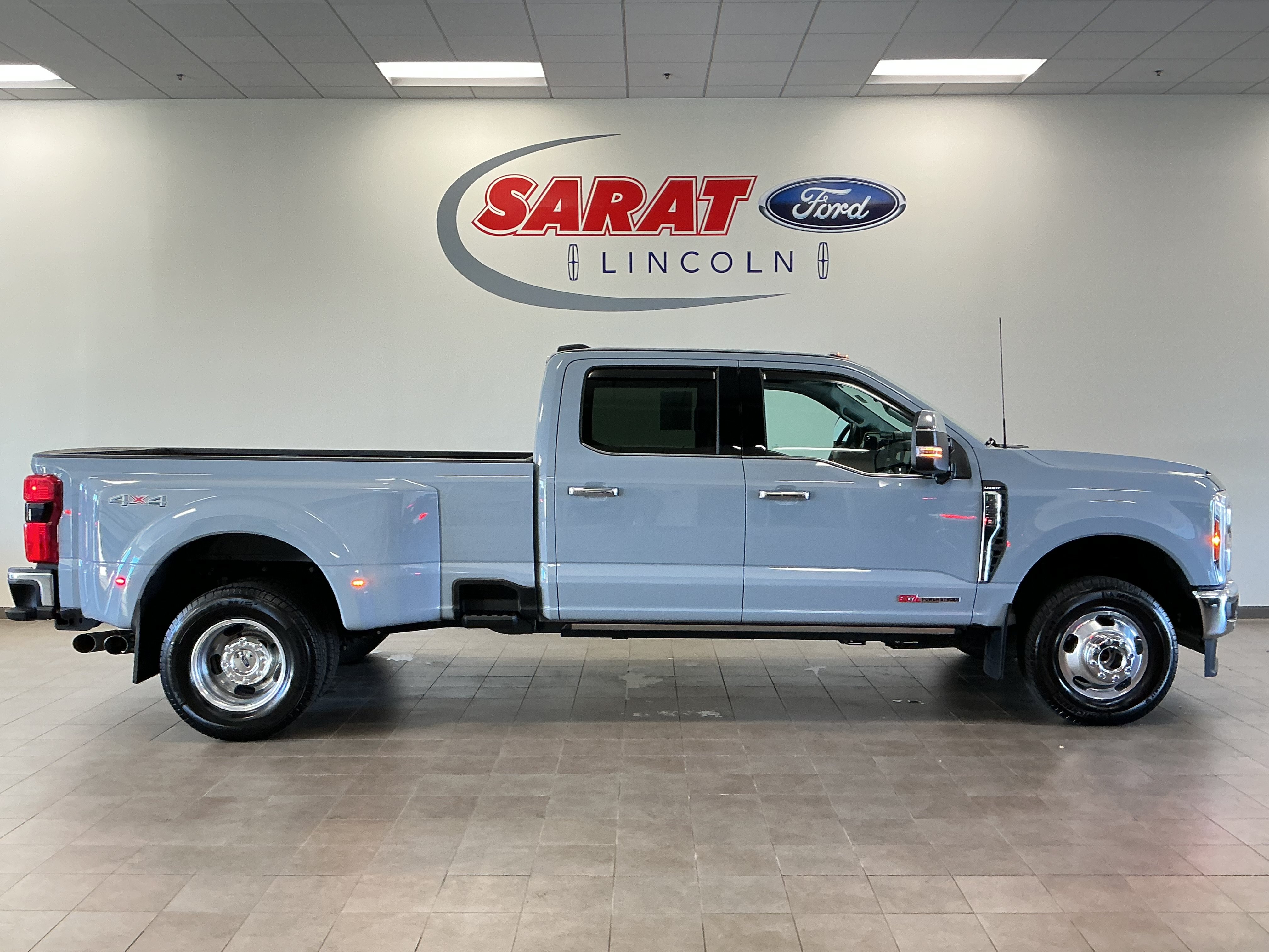 Used 2026 Ford F350 Lariat w/ Lariat Ultimate Package AWD/4WD image 1