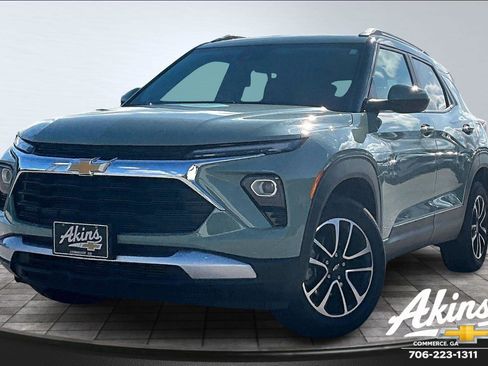 Used 2025 Chevrolet TrailBlazer LT image 1