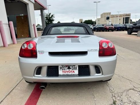 Used 2003 Toyota MR2 RWD image 20