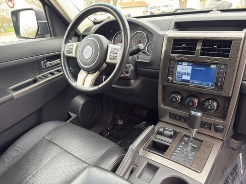 Used 2011 Jeep Liberty Limited Jet image 19