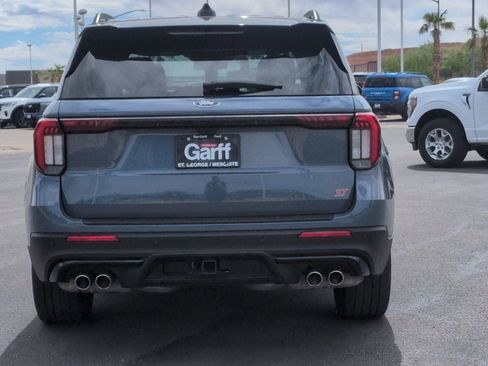 Used 2025 Ford Explorer ST RWD image 4