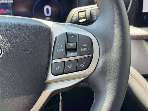 Used 2025 Ford Explorer Active image 24