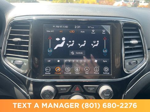 Used 2022 Jeep Grand Cherokee Limited AWD/4WD image 18
