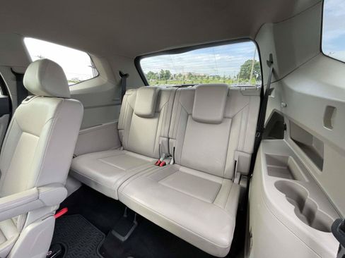 Used 2018 Volkswagen Atlas SE w/ R-Line Package FWD image 14