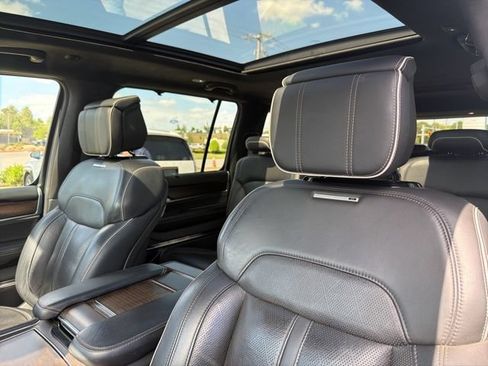 Used 2023 Jeep Grand Wagoneer Series II AWD/4WD image 24