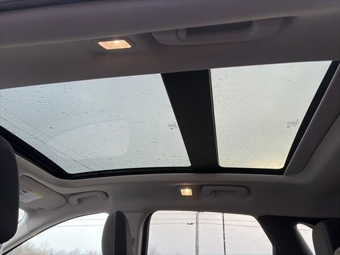 Used 2022 Ford Escape SE w/ SE Sport Appearance Package image 25