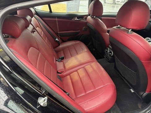 Used 2018 Kia Stinger GT2 image 24