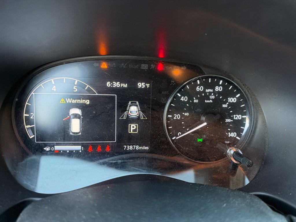 Used 2023 Nissan Kicks SR FWD image 5