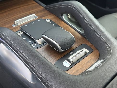 Certified 2026 Mercedes-Benz GLS 450 4MATIC image 31