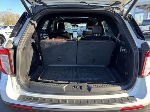 Used 2020 Ford Explorer Platinum w/ Premium Technology Package image 20