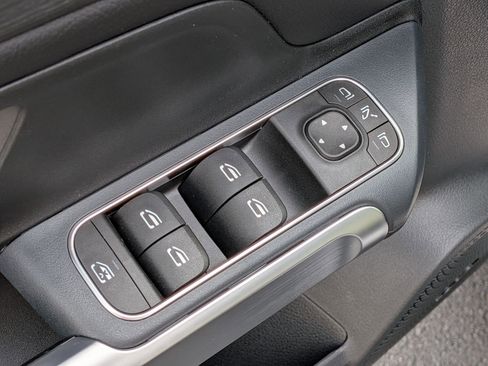 Used 2026 Mercedes-Benz GLB 250 image 16