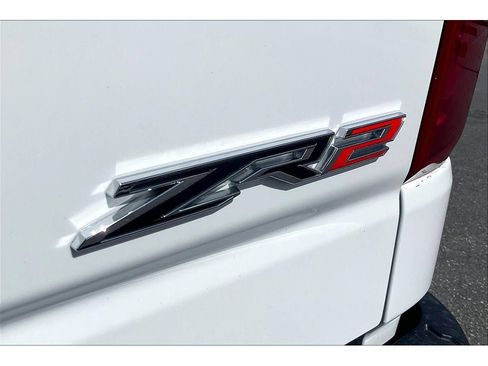 Used 2024 Chevrolet Silverado 1500 ZR2 w/ Technology Package image 8