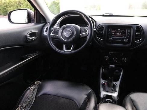 Used 2018 Jeep Compass Latitude FWD image 21