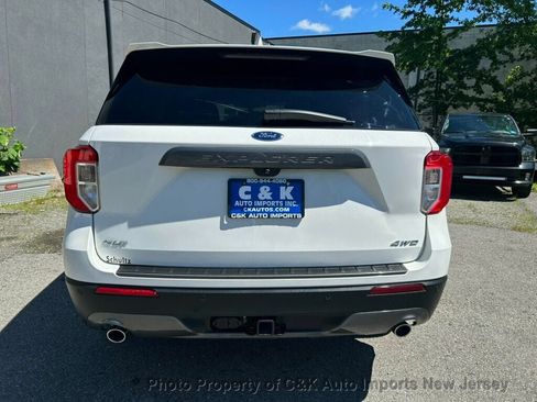 Used 2021 Ford Explorer XLT w/ Equipment Group 202A AWD/4WD image 10