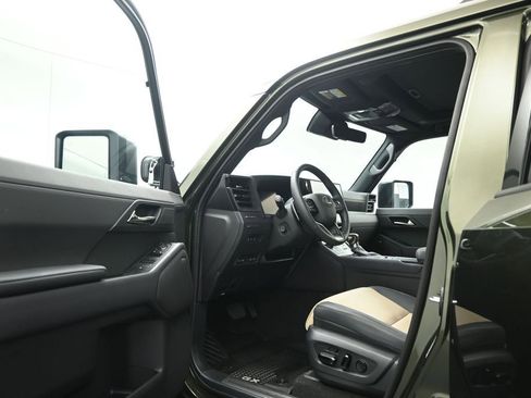 Used 2025 Lexus GX 550 w/ Accessory Package (CT) AWD/4WD image 6