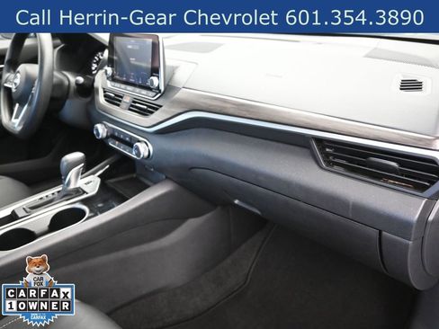 Used 2024 Nissan Altima 2.5 SV FWD image 24