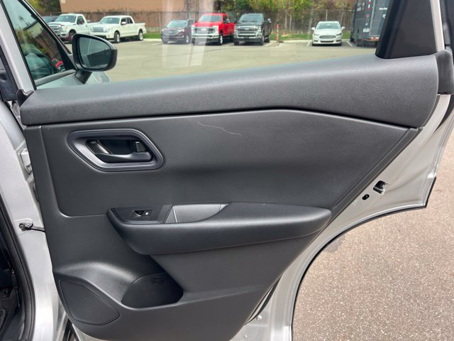 Used 2024 Nissan Rogue S AWD/4WD image 12
