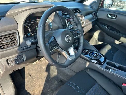 Used 2025 Nissan Leaf SV Plus image 19
