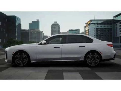 New 2026 BMW 740i RWD image 4