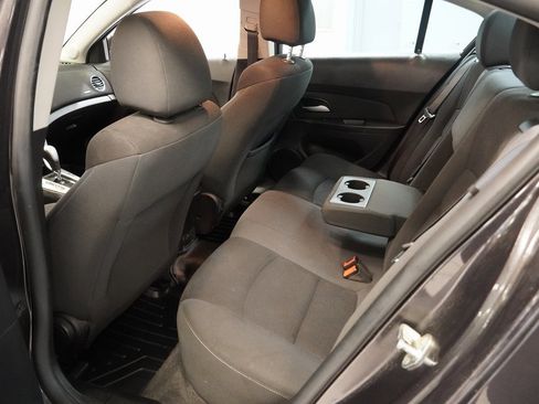 Used 2015 Chevrolet Cruze LT image 19