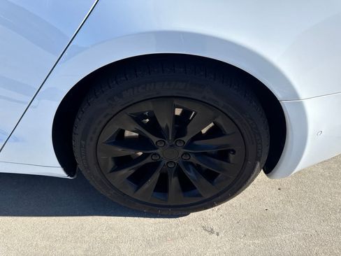 Used 2016 Tesla Model S RWD image 10