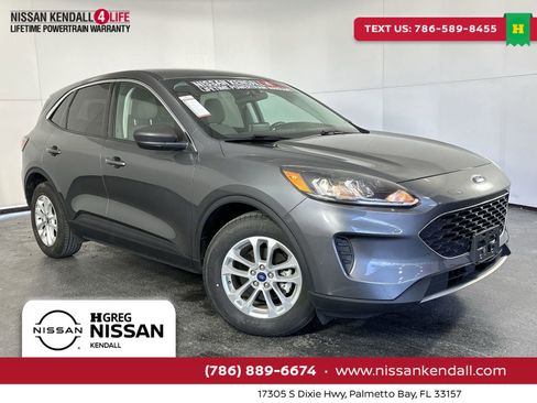 Used 2022 Ford Escape SE w/ Cold Weather Package FWD image 1