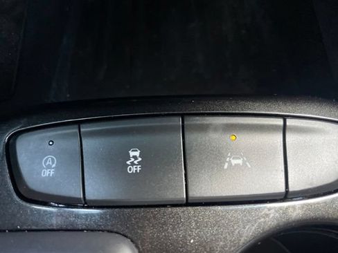 Used 2022 Chevrolet TrailBlazer LT w/ Convenience Package FWD image 25