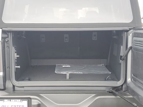 New 2025 Ford Bronco 4-Door image 8