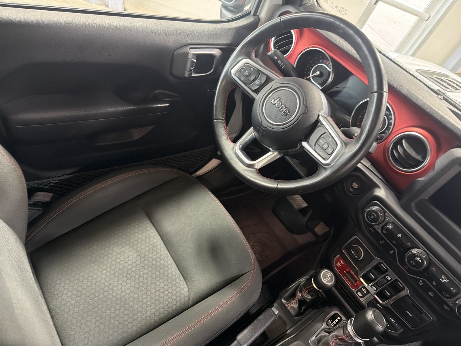 Used 2020 Jeep Gladiator Rubicon w/ Safety Group AWD/4WD image 9