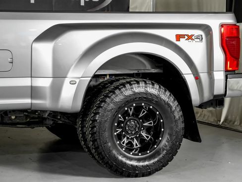 Used 2022 Ford F350 Lariat w/ Lariat Value Package AWD/4WD image 13
