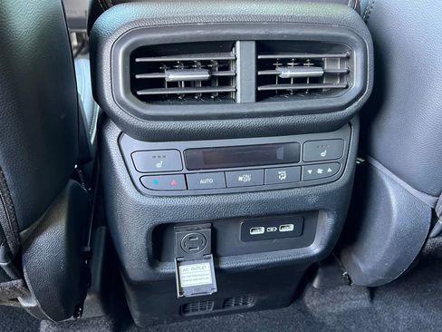 Used 2023 Honda Pilot Elite image 13