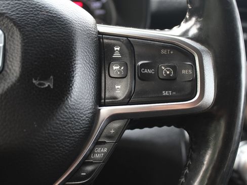 Used 2019 RAM 1500 Laramie AWD/4WD image 29