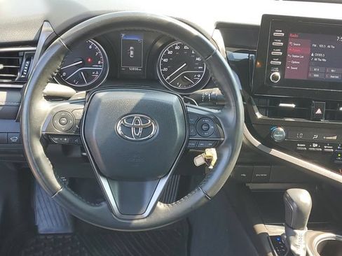 Used 2024 Toyota Camry SE FWD image 11