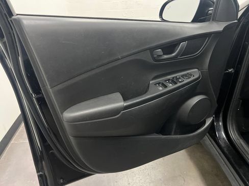 Used 2021 Hyundai Kona SEL FWD image 12