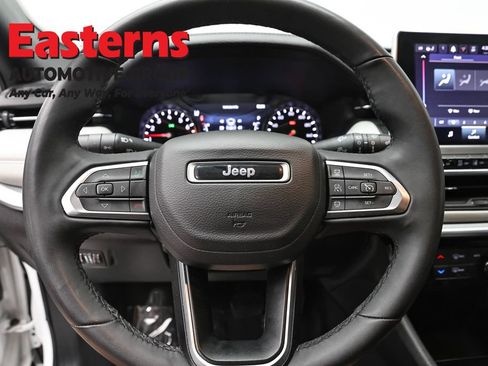 Used 2025 Jeep Compass Limited AWD/4WD image 10