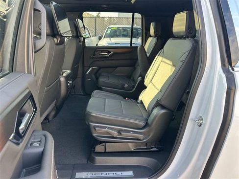 New 2026 GMC Yukon XL Denali w/ Denali Reserve Package image 26