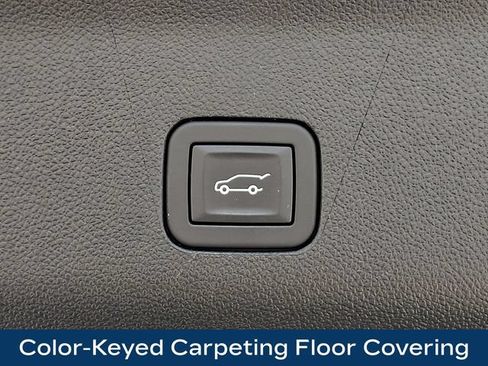 Used 2025 Chevrolet Tahoe Z71 AWD/4WD image 32