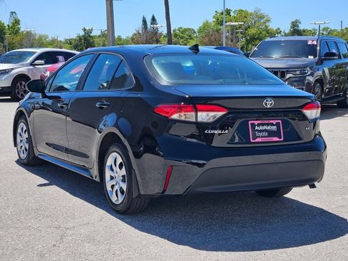 Used 2025 Toyota Corolla LE image 8