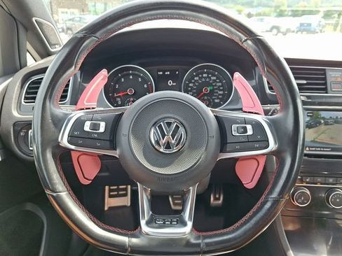 Used 2017 Volkswagen GTI SE FWD image 19