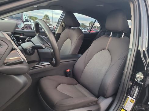Used 2019 Toyota Camry L image 15