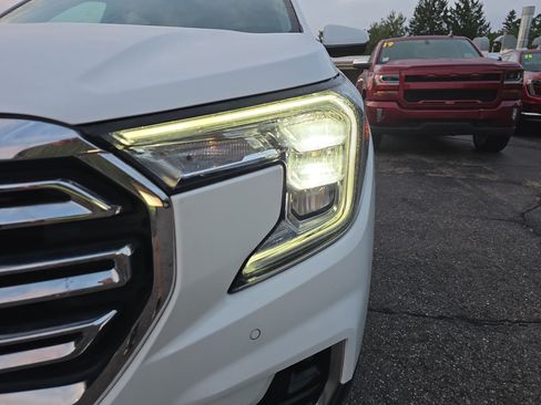 Used 2023 GMC Terrain SLT w/ Tech Package AWD/4WD image 11
