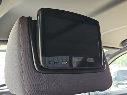 Used 2023 Nissan Titan SV w/ SV Convenience Package RWD image 25