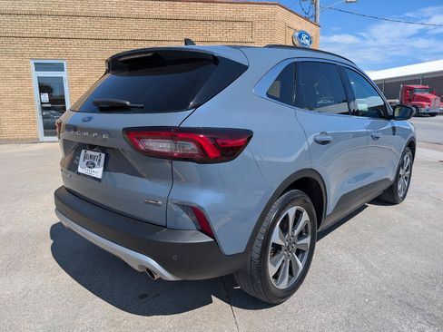 Used 2025 Ford Escape Platinum AWD/4WD image 5
