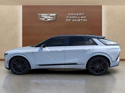 New 2026 Cadillac Lyriq V image 4