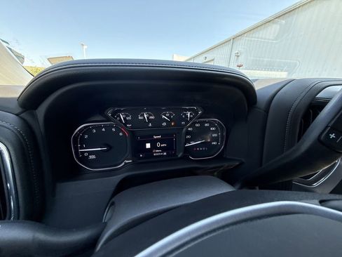 Certified 2022 GMC Sierra 1500 SLT w/ SLT Convenience Package image 18