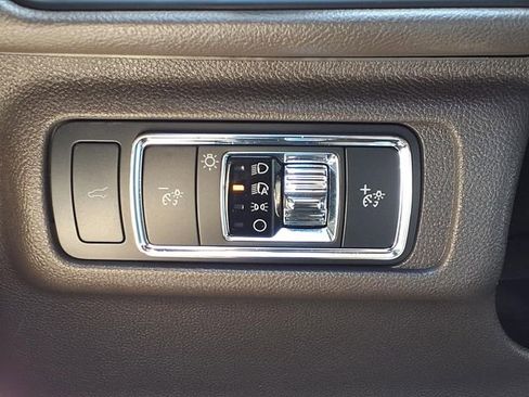 Used 2022 Lincoln Corsair FWD w/ Equipment Group 101A image 17