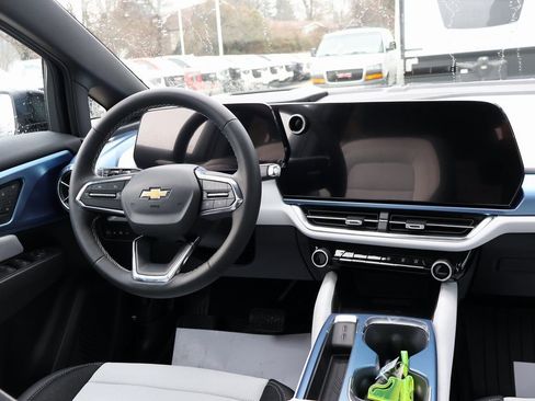 New 2026 Chevrolet Equinox EV LT image 27